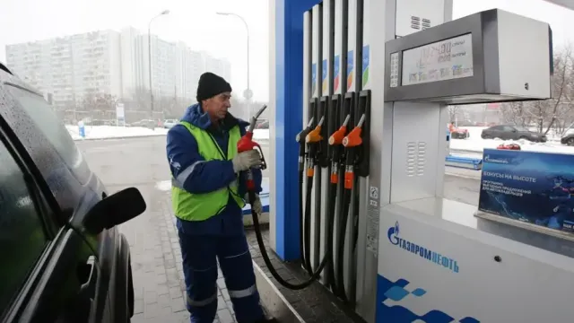Rusya'da Akaryakıt Krizi Derinleşiyor: Halk Elektrikli Araçlara Yöneliyor