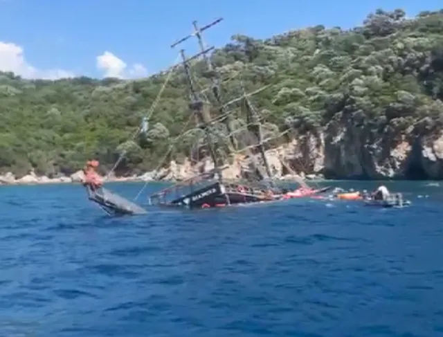 Marmaris Açıklarında Korkutan Kaza: Tur Teknesi Battı