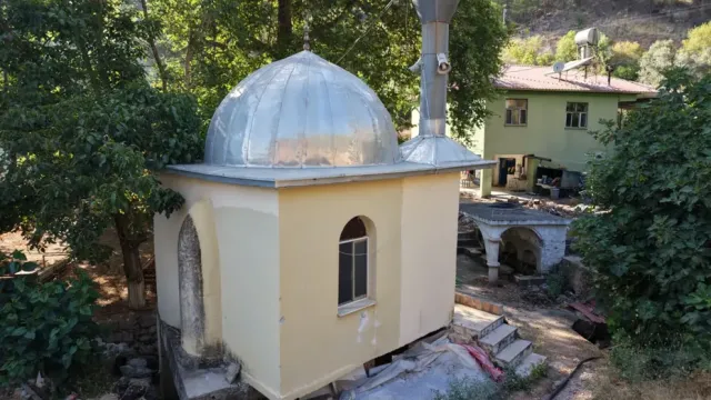 Mersin'de Saklı Hazine: Sadece 9 Metrekarelik Minyatür Cami