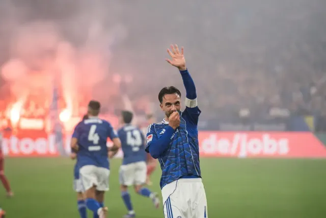 Schalke 04 Yeniden Bundesliga'da: Kenan Karaman Tarihe Geçti