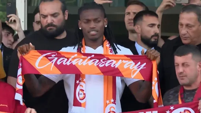 Rafael Leao'dan İstanbul'da İlk Açıklama: Osimhen Detayı