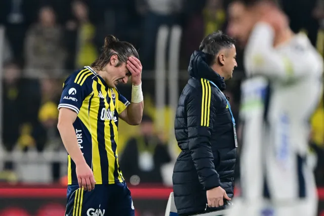 Fenerbahçe'de Ayrılık Resmişleşti: Çağlar Söyüncü Çorum FK'ya İmza Attı