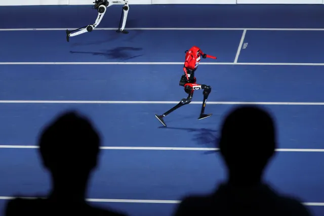 Usain Bolt'un Rekoru Tarih Oldu: Çinli Robot 100 Metreyi 9,32 Saniyede Koştu