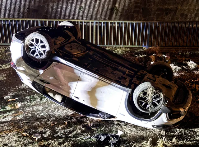 Ümraniye'de Feci Kaza: Şarampole Devrilen Otomobilin Sürücüsü Hayatını Kaybetti