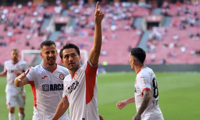 Cengiz Ünder İlk Maçında Yıldızlaştı: Çorum FK Samsunspor'u Deplasmanda Dağıttı