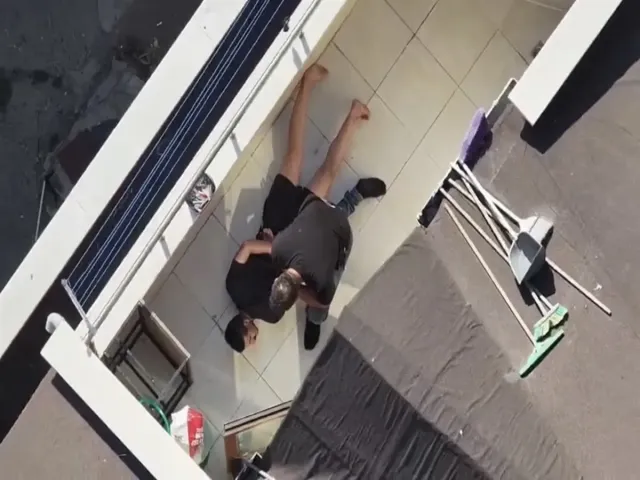 İki Milyon Liralık Altınla Kaçan Kuyumcu Kuryesi Çatıda Yakalandı