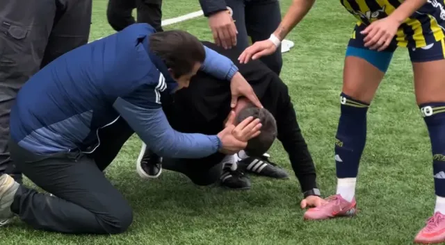 Fenerbahçe Kadın Futbol Takımı'na Çirkin Saldırı: FBTV Canlı Yayını Kesildi