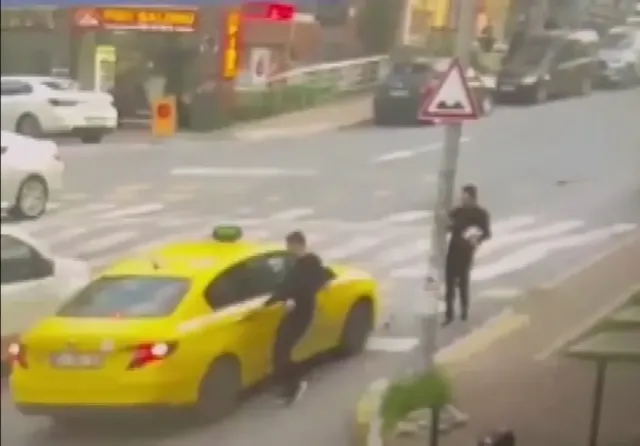 Fatih'teki Kurye Cinayetinde Şok Detay: Şüphelilerin Kaçış Anı Kameralara Yansıdı