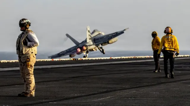 İran'da Düşürülen Amerikan Jetinin Pilotu İçin Nefes Kesen Arama Çalışmaları