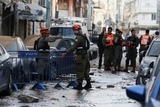 İsrail'de Gerilimli Sabah: İran'ın Füze Misillemesi Sonrası Tel Aviv'de Sirenler Yükseldi