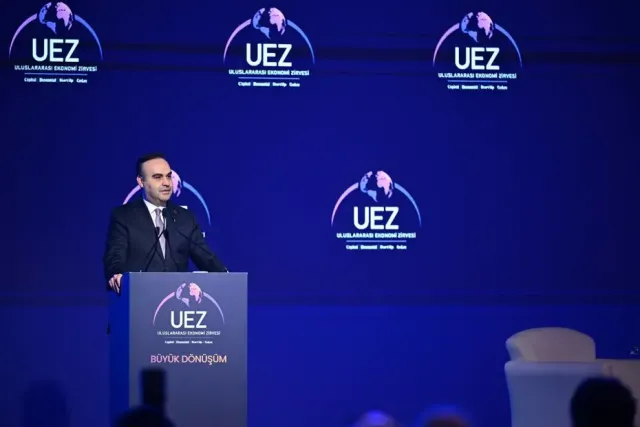 Bakan Kacır: Türkiye Küresel Ticaretin Yeni Merkez Üssü Oldu