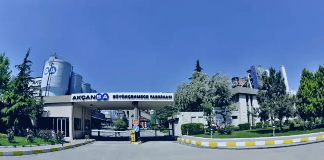 Sabancı Holding'den Büyük Çimento Hamlesi: Akçansa'daki Paylarını 1 Milyar Dolara Devrediyor