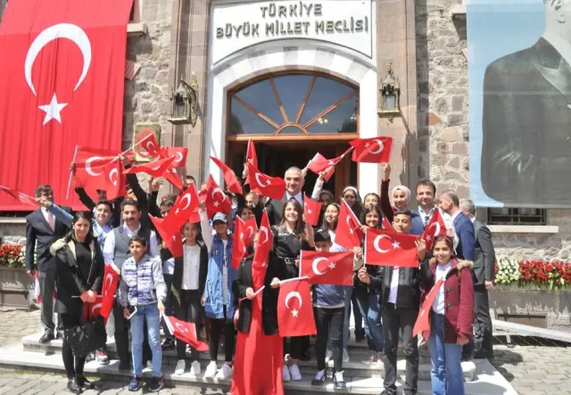 23 Nisan Bayram Coşkusu Sinemalarda: Biletler 120 TL'ye İndirildi