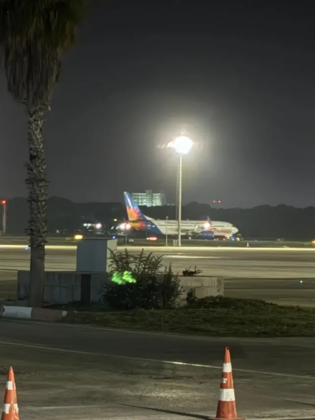 Antalya Havalimanı'nda Acil İniş: Pilot Rahatsızlandı, Uçak Geri Döndü