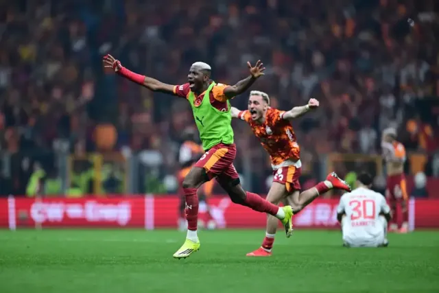 Victor Osimhen'den Transfer Dedikodularına Net Yanıt: Gelecek Sezon Planları