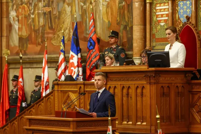 Macaristan'da Tarihi Dönüşüm: Peter Magyar Yemin Ederek Başbakanlık Koltuğuna Oturdu