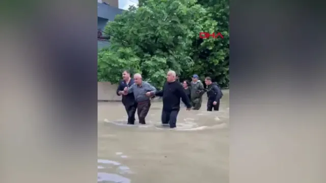 Hatay'da Felaket: Asi Nehri Taştı, Köprüler Çöktü ve Bir Ev Yıkıldı