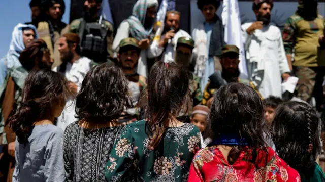Taliban'dan Tartışmalı Karar: Kız Çocuklarının Sessizliği Rıza Sayılacak