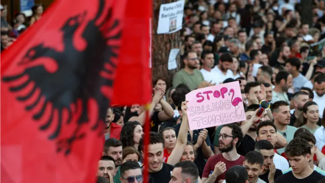 Arnavutluk'ta Kushner Krizi: Trump'ın Damadının Projesine Dev Protesto