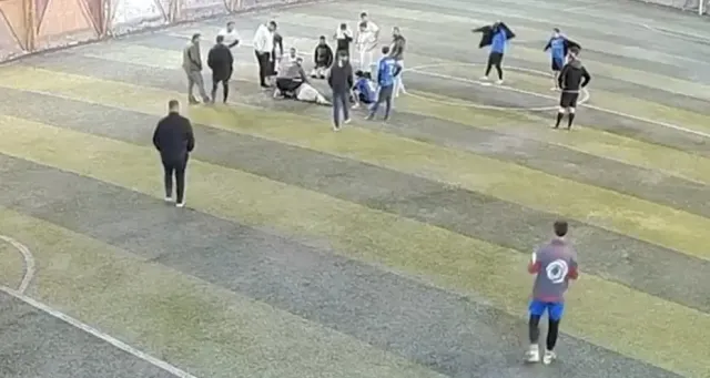 Halı Sahada Ölümden Döndü: İlk Yardım Müdahalesi Kamerada