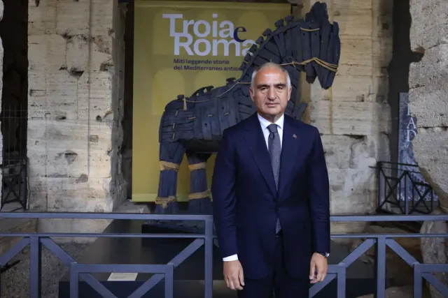 Troya'nın Görkemli Mirası Roma'da: 221 Eser Kolezyum'da Sergileniyor