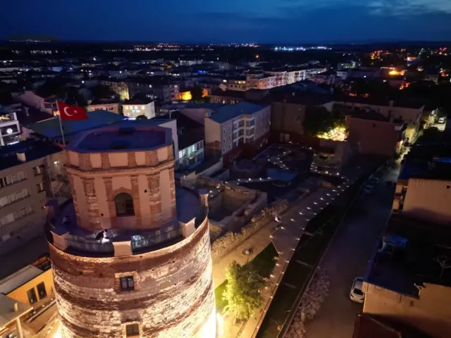 Edirne'nin Tarihi Mirası Yeniden Doğdu: Makedonya Saat Kulesi Kapılarını Açtı