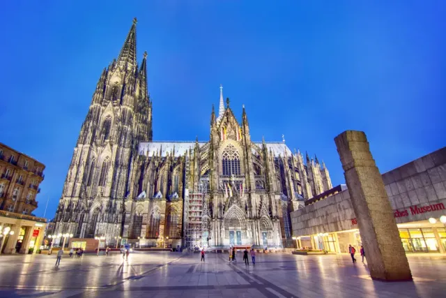 Köln Katedrali'nde Yeni Dönem: Turistik Ziyaretler Artık Ücretli