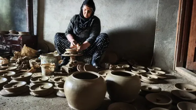 Bitlis'te Asırlık Çömlekçilik Geleneği: Kadınların Emeğiyle Geçim Kapısı Oldu