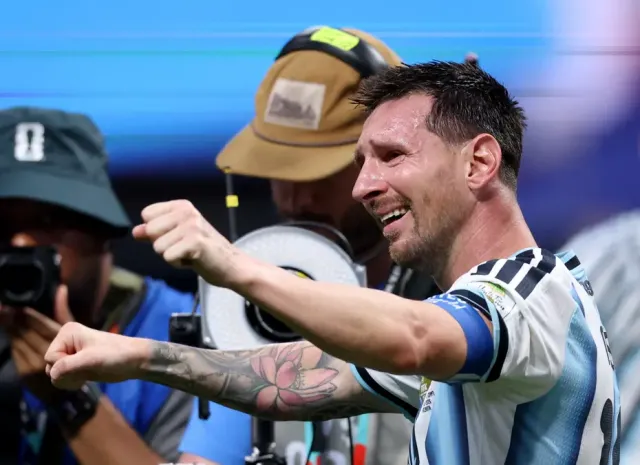 Messi'den Tarihi Gece: Hem Rekorlar Kırdı Hem Gözyaşlarına Boğuldu