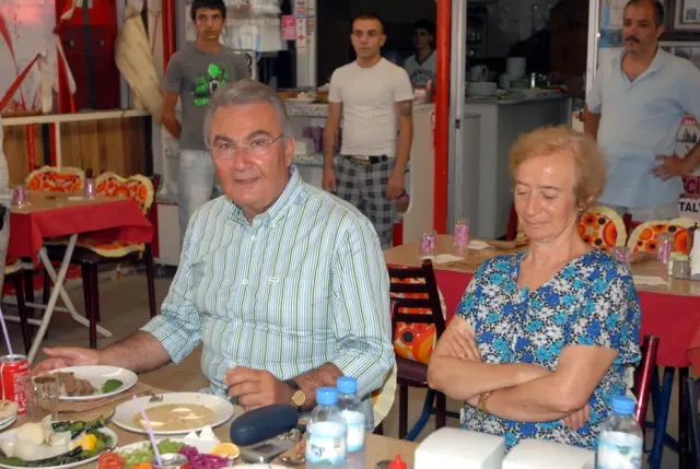 Deniz Baykal'ın Eşi Olcay Baykal Hayatını Kaybetti