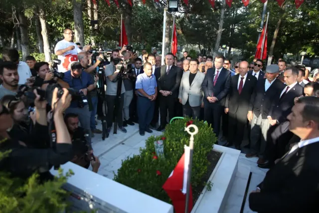 15 Temmuz Kahramanı Şehit Ömer Halisdemir Kabri Başında Anıldı