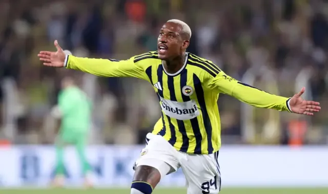 Fenerbahçe Şampiyonlar Ligi'ne Galibiyetle Başladı: Talisca'dan Kadıköy'de Şık Frikik