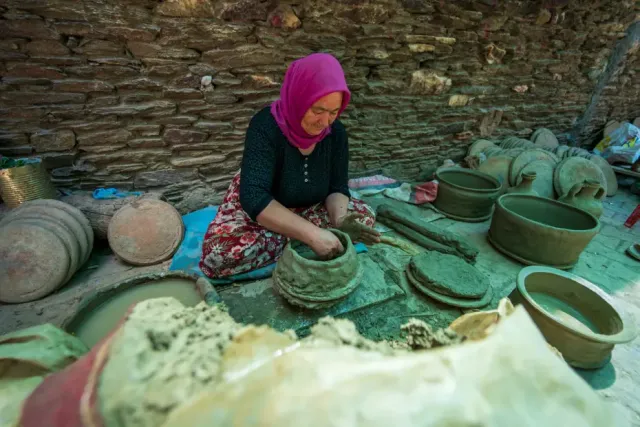 Binlerce Yıllık Çömlekçilik Geleneği Kadın Emeğiyle Yaşatılıyor
