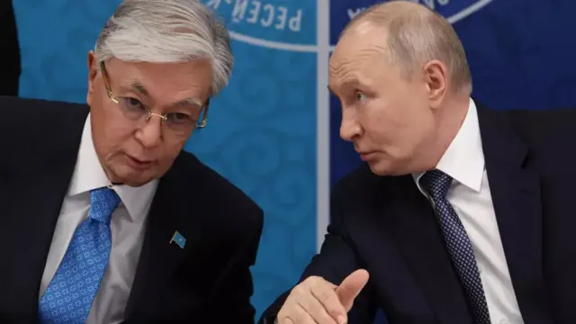Tokayev Sibirya'da Putin'e seslendi: Savaşı donduralım