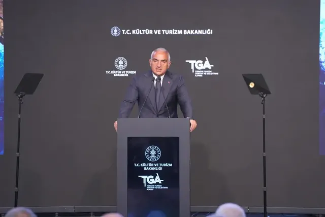 Bakan Ersoy Açıkladı: İlk 6 Ayda <strong>Turizm Geliri</strong> 25,7 Milyar Dolar Oldu