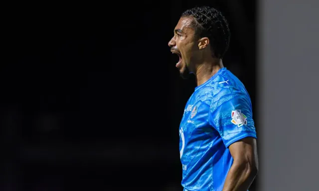 Galatasaray'dan Stoper Operasyonu: Nathan Zeze İçin İlk Teklife Red