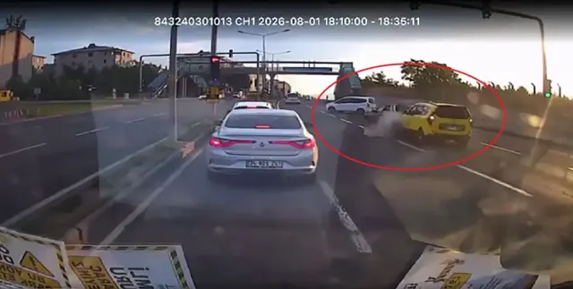 Erzurum'da Sapağı Kaçırınca <strong>Zincirleme Kazaya</strong> Yol Açtı