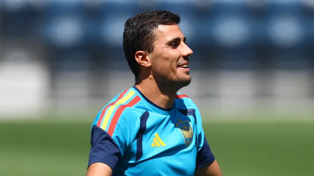 Real Madrid ve Barcelona Rodri İçin Karşı Karşıya: Transferin Önündeki Büyük Engel
