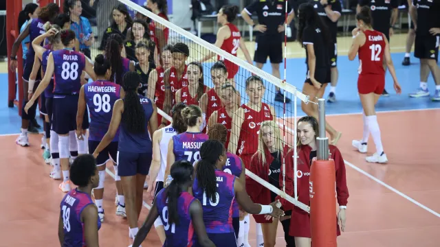 Filenin Sultanları Fransa Karşısında Galibiyetle Başladı
