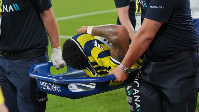 Fenerbahçe'de Jayden Oosterwolde'nin Sakatlık Durumu Belli Oldu