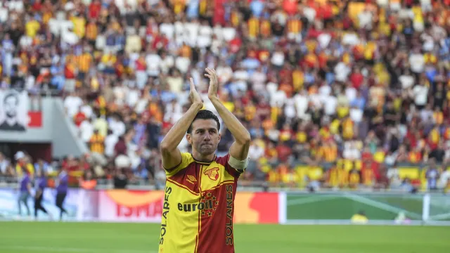 İsmail Köybaşı Futbola Veda Etti: Duygusal Anlar ve Jübile Maçı