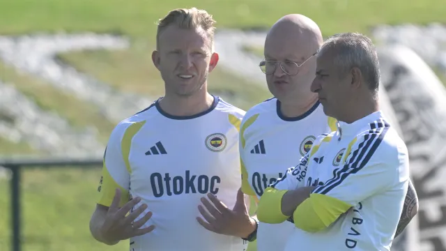 Dirk Kuyt'tan Çarpıcı Transfer Hamlesi ve Günün Spor Manşetleri