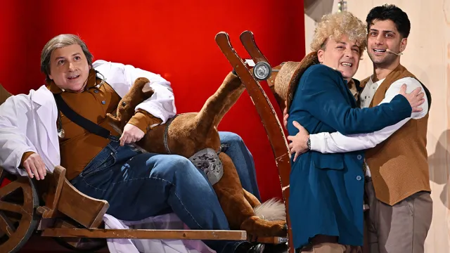 Tolgshow Yıldızlar'da Bu Haftanın Sürpriz Konuğu Reynmen Oldu