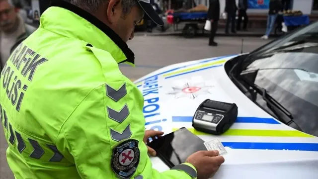 Ehliyetinize Güvenmeyin: Polis Uygulamasında 11 Bin 629 Lira Ceza Şoku