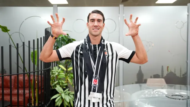 Dusan Vlahovic Beşiktaş'ta Kaç Numarayı Giyecek? Yeni Forması Satışa Çıktı