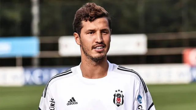Beşiktaş'tan Ayrılan Salih Uçan Gençlerbirliği ile 2 Yıllık Sözleşme İmzaladı