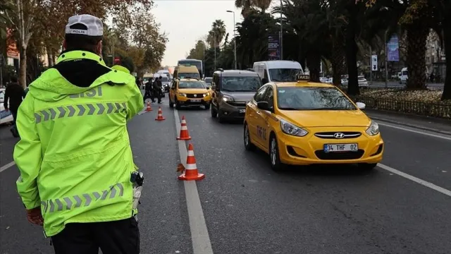İstanbul'da Trafik Çilesi: 2026 Triatlon Şampiyonası Nedeniyle Kapanan Yollar ve Alternatif Güzergahlar