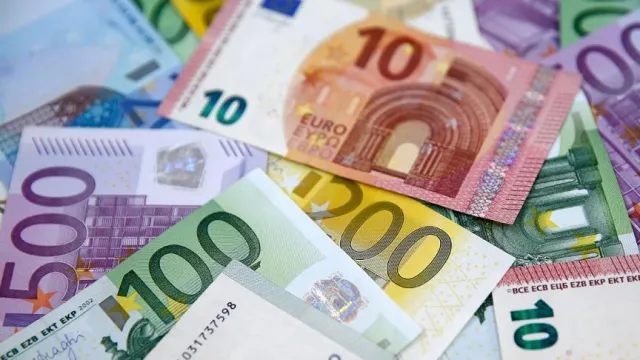 Komşuda Maaşlar Uçuşa Geçti: Ortalama Ücret Belli Oldu