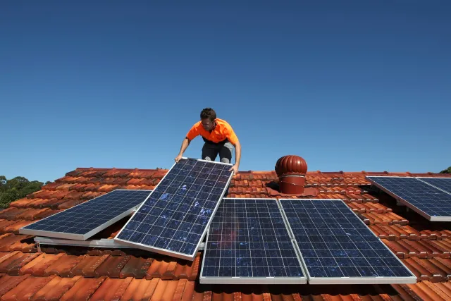Güneş Enerjisi Kullananlar Elektrikli Otomobil Vergi İndirimlerinde Avantajlı