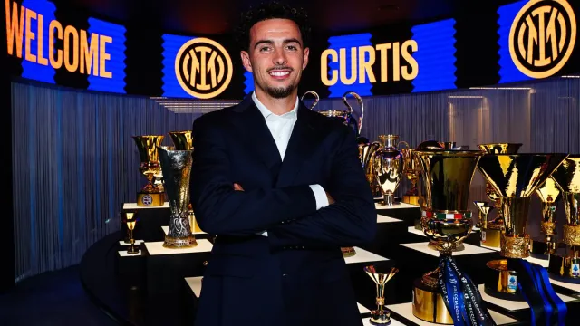 Inter'den Bomba Transfer: Curtis Jones 5 Yıllık İmza Attı